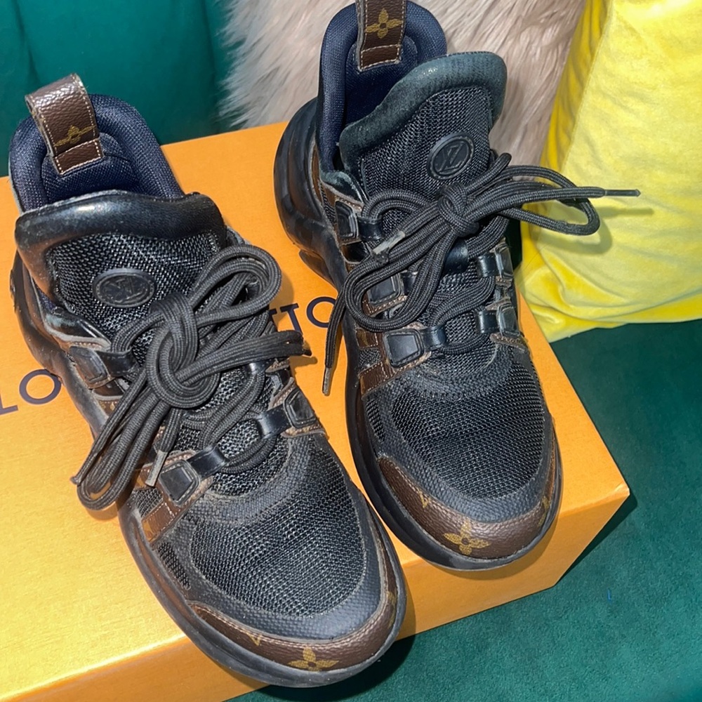 Authentic Louis Vuitton sneakers - Picture 1 of 2